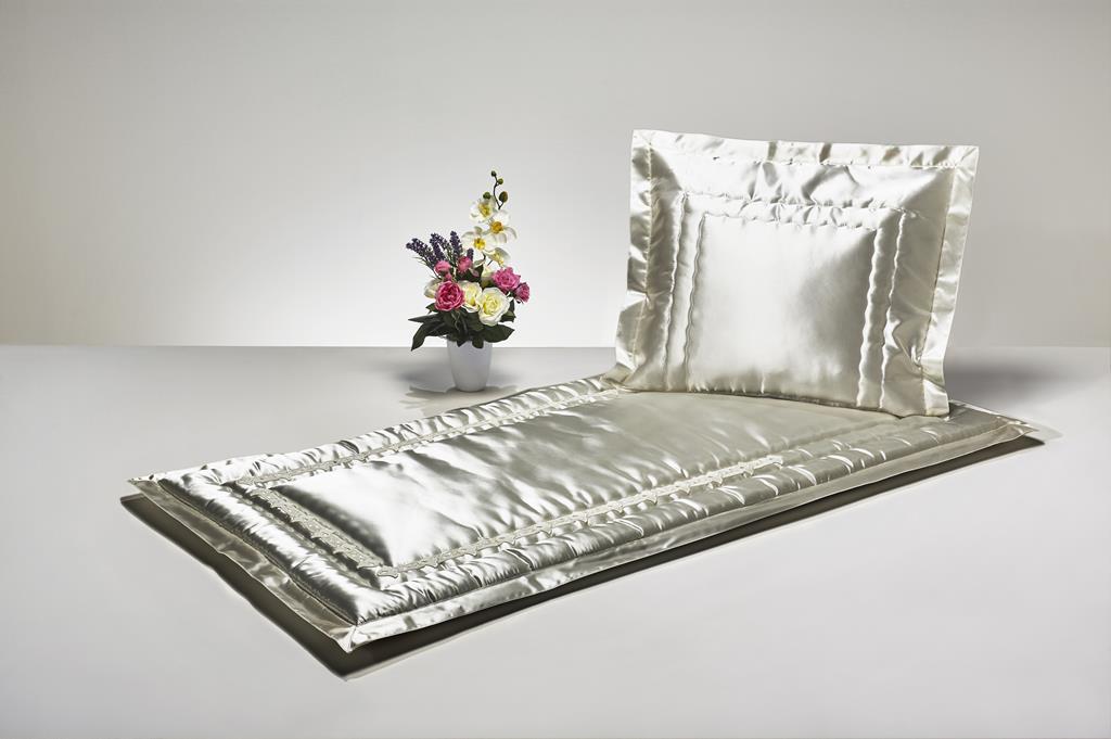 Deckengrt., Atlas creme, Spitze Toskana, Stehsaum, 350 g/m²