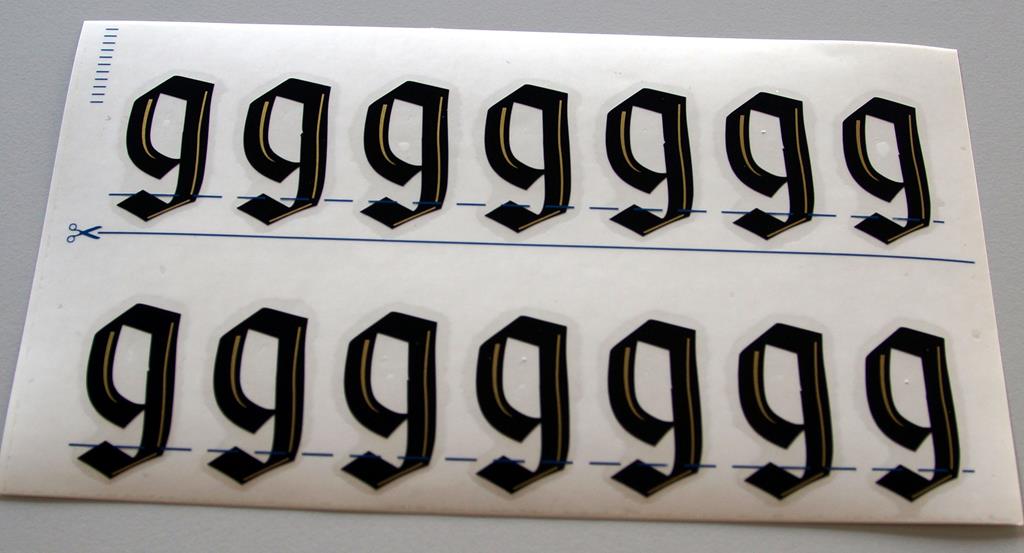 Grabkreuzbeschriftung - 36mm, Zeichen 'g', 14 Stück pro Blatt